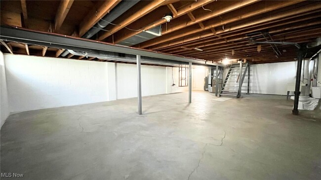 Building Photo - 6036 Tam O Shanter Dr
