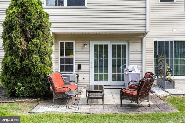 Building Photo - 2302 Harvard Dr