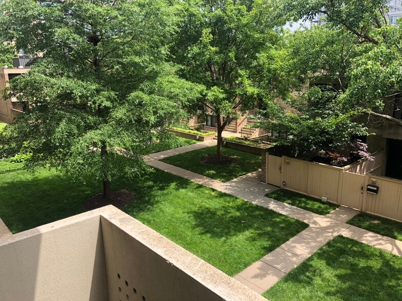 Building Photo - 300 M St SW