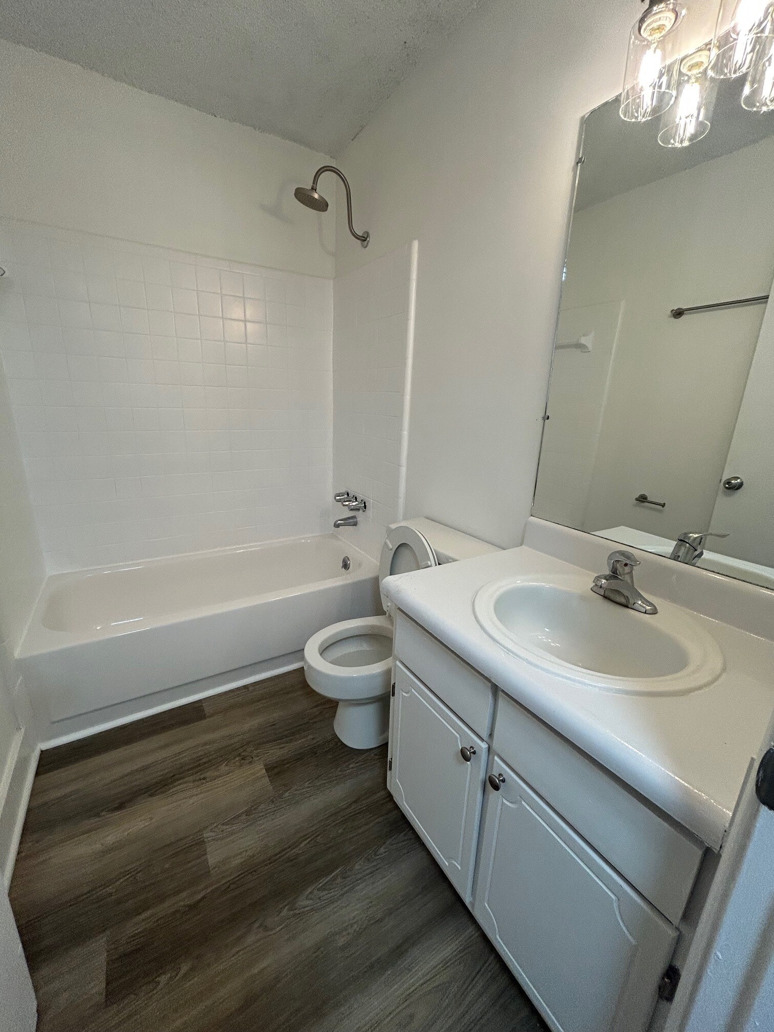 06_Bathroom - 1208 Bush River Rd