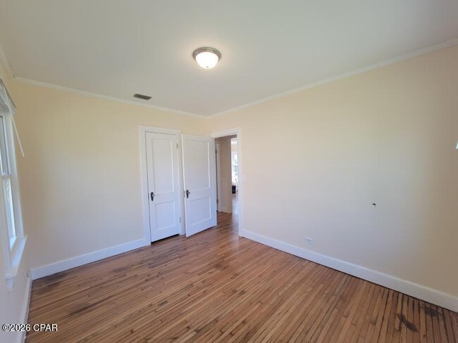 Building Photo - 131 Allen Ave