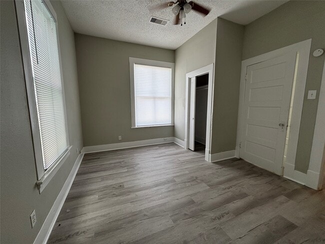 Building Photo - 1724 Avenue N 1/2 Rear