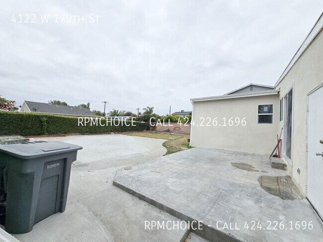 Building Photo - 4122 179th St