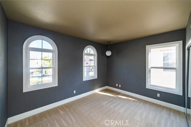 Building Photo - 6 Roseleaf