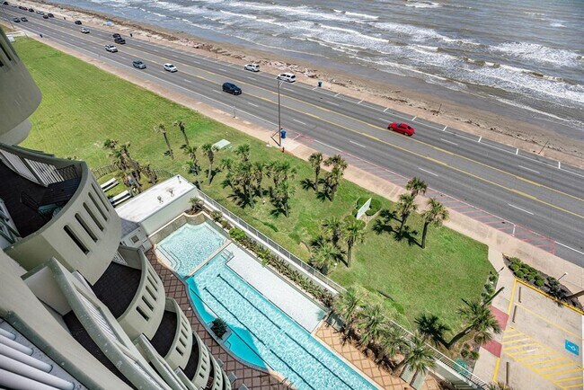 Building Photo - 9420 Seawall Blvd