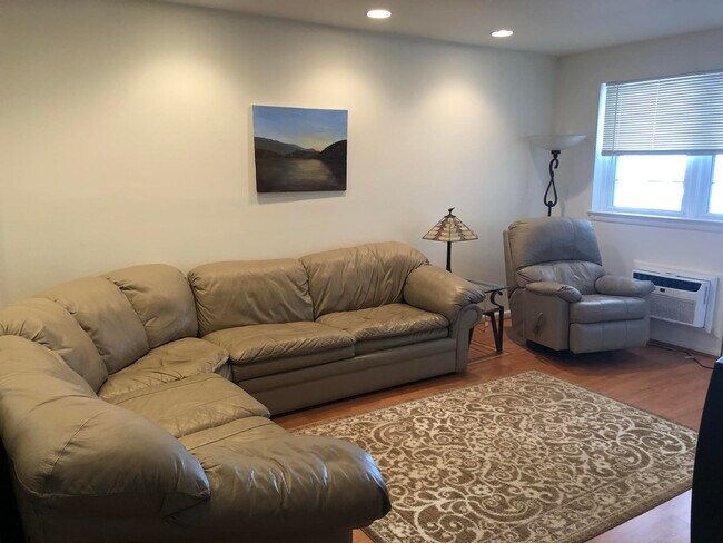 Building Photo - 21 S Monroe Ave