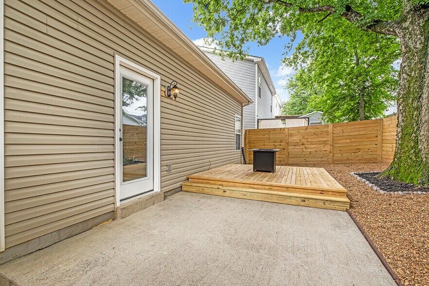 Building Photo - 709 William Howard Pl