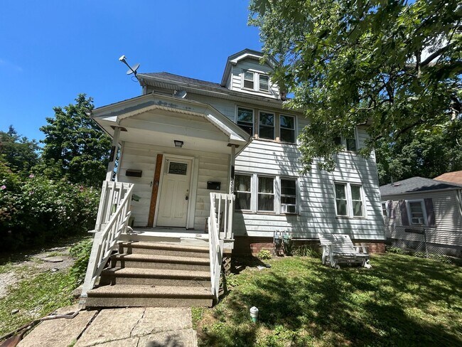 Building Photo - 459 9th St