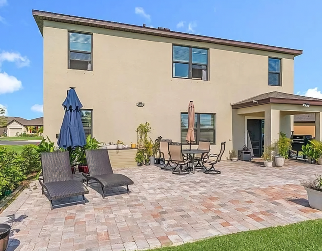 Building Photo - 7489 Tourmaline Dr
