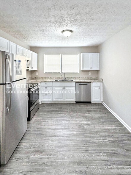 Building Photo - 9251 Clb Vw Trce