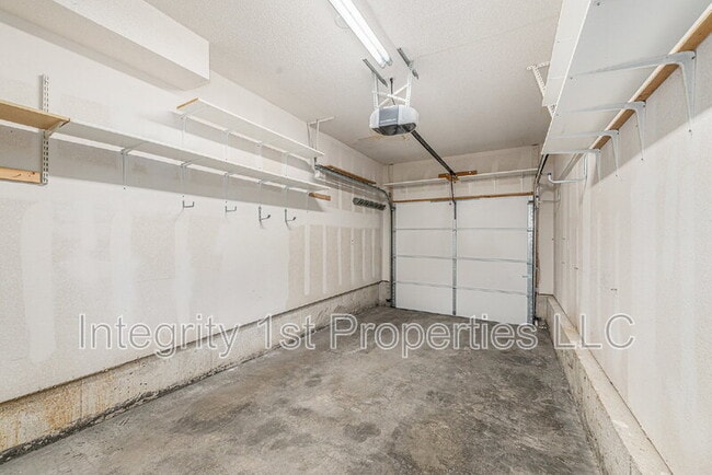 Building Photo - 4448 NE 83rd Terrace