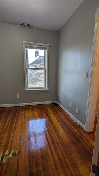 Building Photo - 1553 Helderberg Ave