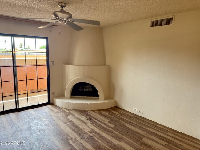 Building Photo - 10410 N Cave Creek Rd