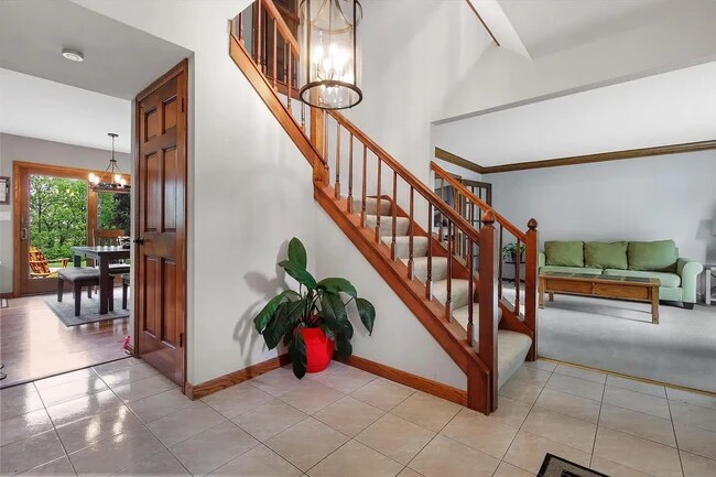 foyer - 2935 Willard Ln