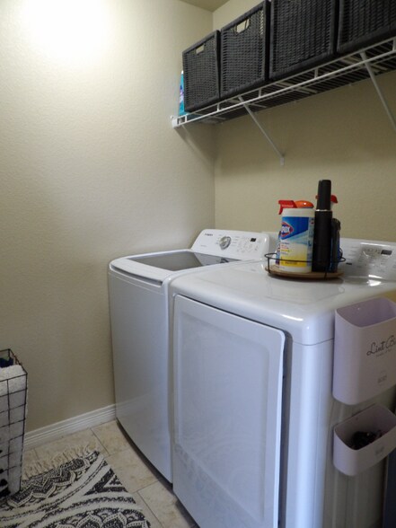 Building Photo - 6343 Wallowing Way