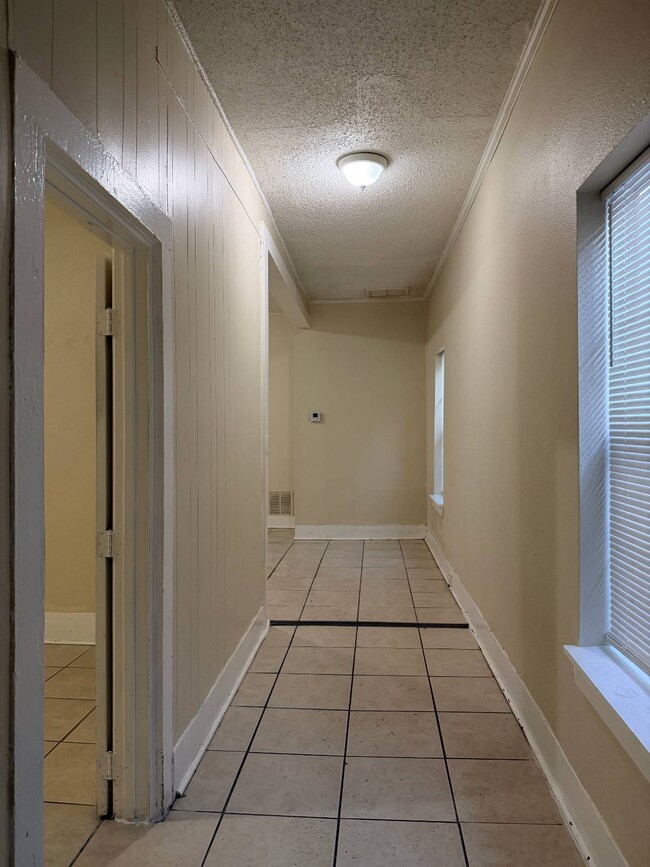 Building Photo - 1441 Cleveland St