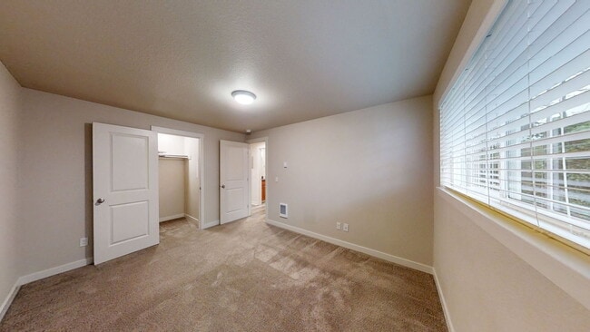 Building Photo - 2301 S 74th St