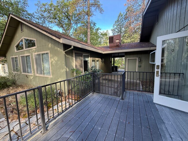 Building Photo - Picturesque Mountain Living with Detached Guest Studio in Alta Sierra