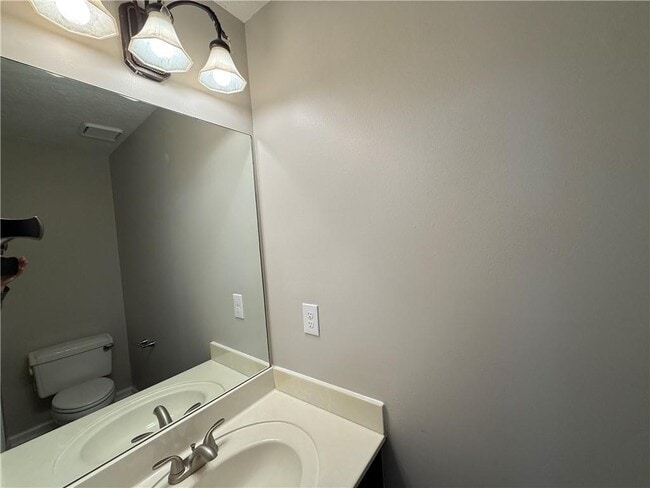 Building Photo - 979 Sugar Crossing Ln