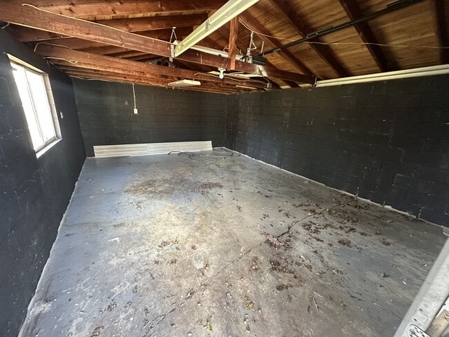 Building Photo - 4606 Aral Dr