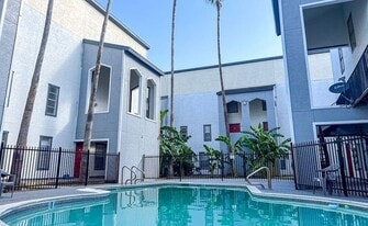 Building Photo - Willow Ridge Apartments