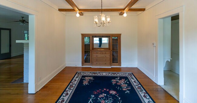 Building Photo - 202 Ridgeland Ave