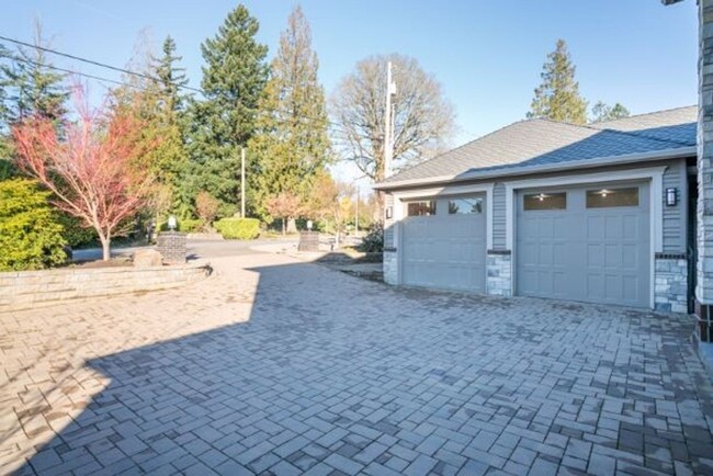 Building Photo - 6 MONTH LEASE Masterfully Designed Custom ...