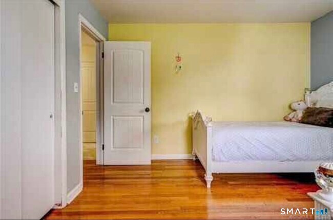 Building Photo - 127 Englewood Ave