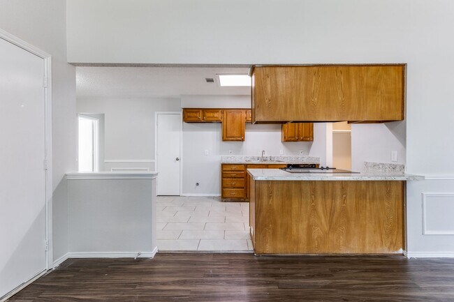 Building Photo - Easy Access to Highways with this 3BR in A...