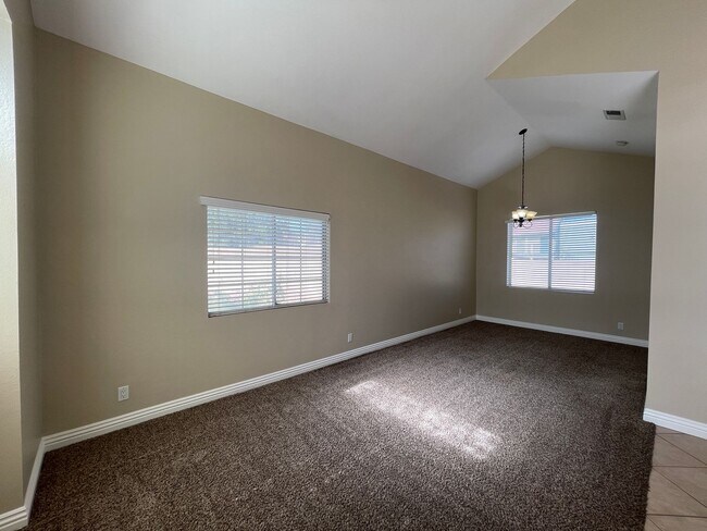 Building Photo - Lancaster 3 bedroom - AVAILABLE NOW!