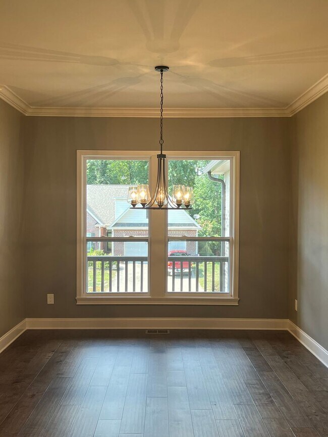 Building Photo - Lenoir City 37771 - Available 6/1/26, 3 bedroom, 2 bath home - Contact Chad Weeks (865)567-6193