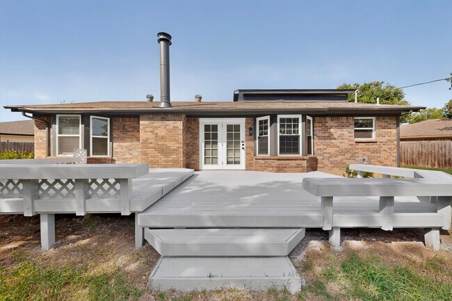 Building Photo - Newly Renovated Home In Watauga Ready To Be Yours!!!!