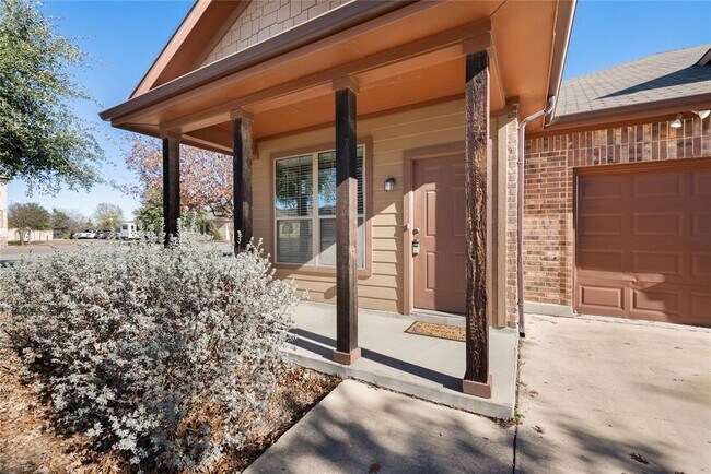 Building Photo - 101 Creekside Villa Dr