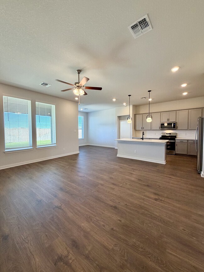 Building Photo - 14427 Inspiration Pt