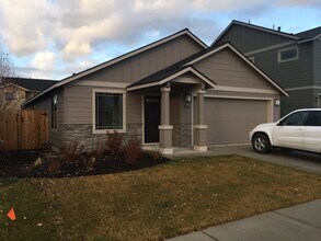 Building Photo - 3 Bedroom 2 Bath Home in Fieldstone Crossing