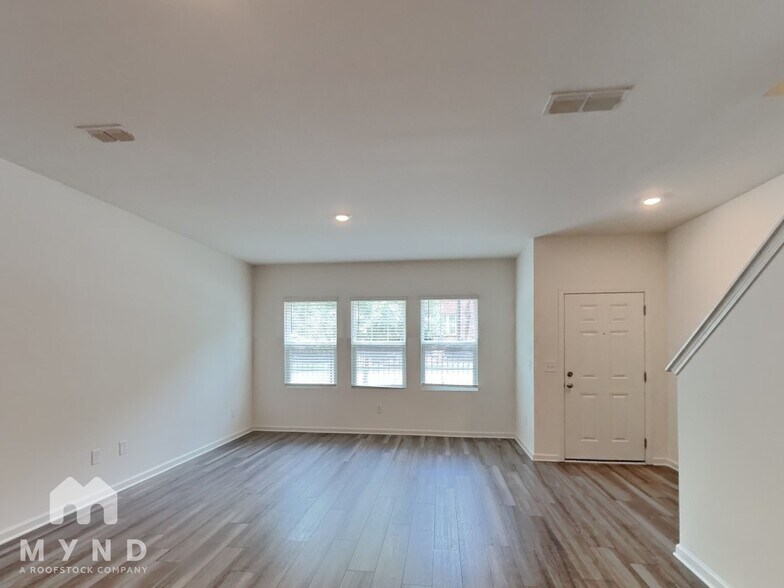 Building Photo - 2670 Toucan Wy