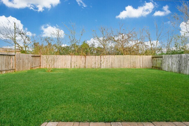 Building Photo - 4022 Mt Everest Way
