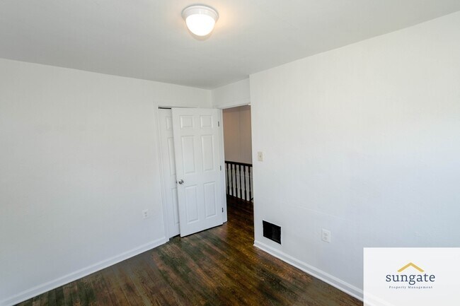 Building Photo - 217 W Edgevale Rd