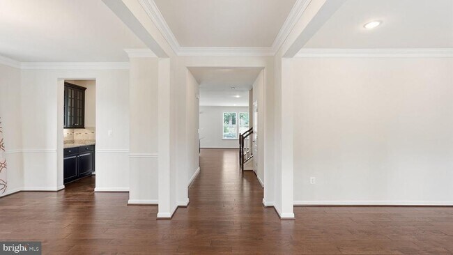 Building Photo - 424 Alder Dr