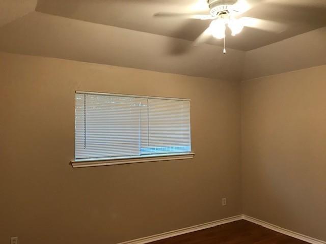 Building Photo - 501 Sally Ln