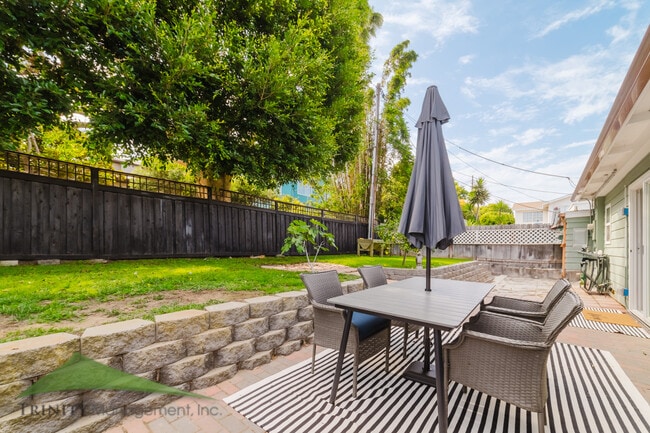 Building Photo - 341 N Sierra Ave