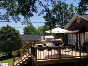 Building Photo - 720 S Howard Ave