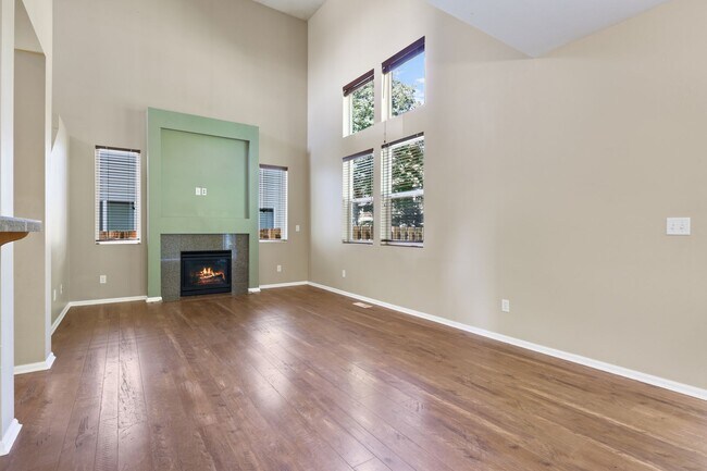 Building Photo - 1094 Ebbets Dr
