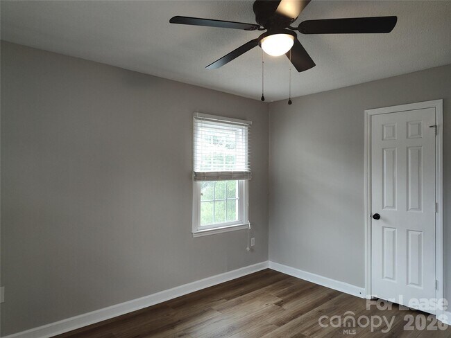 Building Photo - 7413 Doves Nest Cir