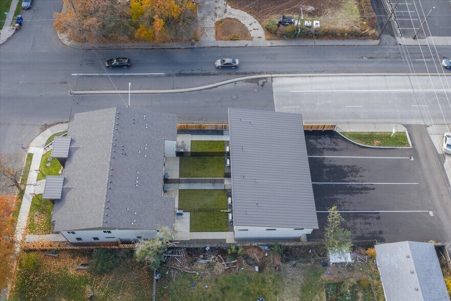 Building Photo - 3201 E 30th Ave