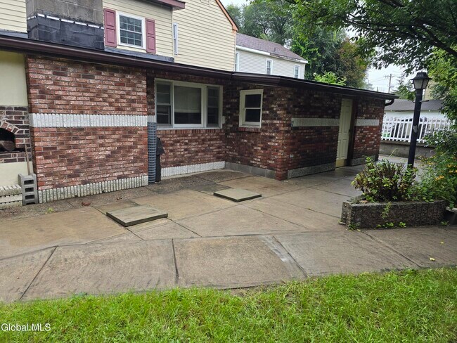 Building Photo - 3206 Guilderland Ave