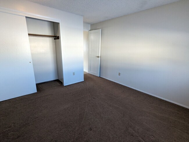 Building Photo - Eastland Duplex
