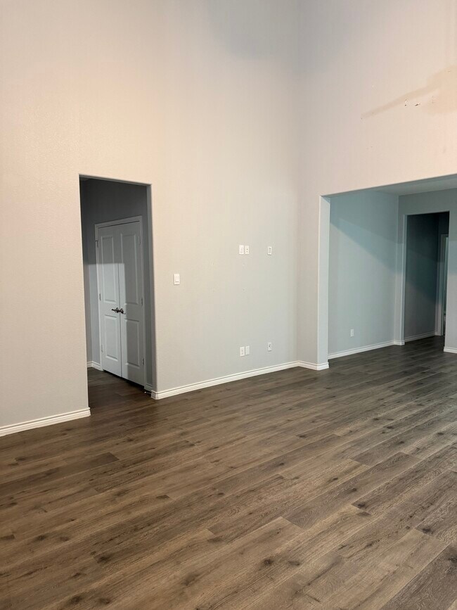 Building Photo - 2021 Deya Dr