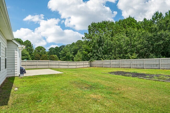 Building Photo - 1121 Birchwood Dr