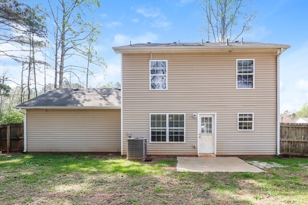 Building Photo - 10 Carey Ct